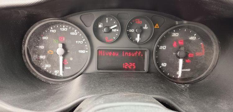 IVECO 35C12 BENNE SIMPLE CABINE COFFRE  EV-958-JS
