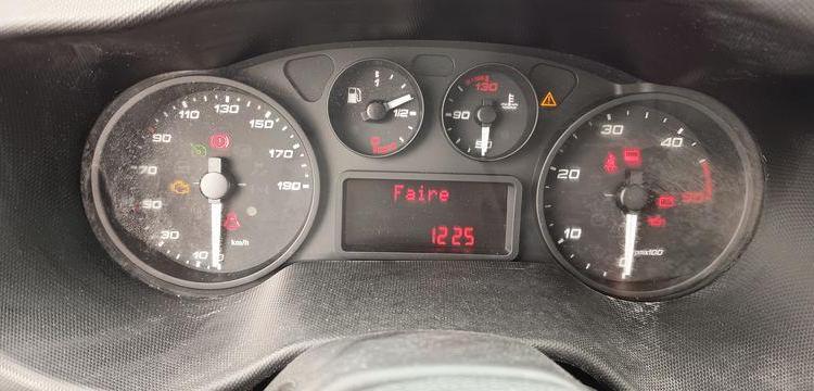 IVECO 35C12 BENNE SIMPLE CABINE COFFRE  EV-958-JS