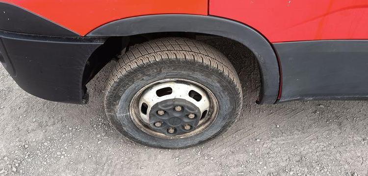 IVECO 35C12 BENNE SIMPLE CABINE COFFRE  EV-958-JS