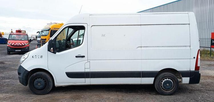 RENAULT MASTER III PHASE 2 TRACTION FOURGON L2H2 2.3 DCI 16V 130 CV – DIESEL BLANC EW-557-WN