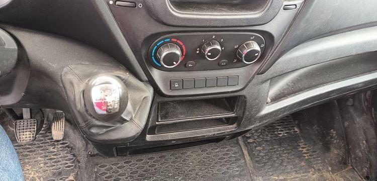 IVECO 35C12 –  BENNE SIMPLE CAB COFFRE  EW-714-HP