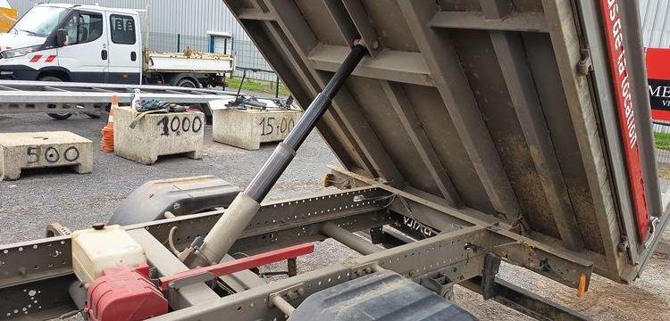 IVECO 35C12 –  BENNE SIMPLE CAB COFFRE  EW-714-HP