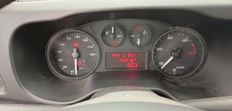 IVECO 35C12 BENNE SIMPLE CABINE COFFRE  EX-449-HB