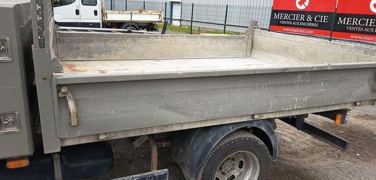 IVECO 35C12 BENNE SIMPLE CABINE COFFRE  EX-449-HB