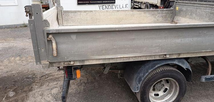 IVECO 35C12 BENNE SIMPLE CABINE COFFRE  EX-449-HB