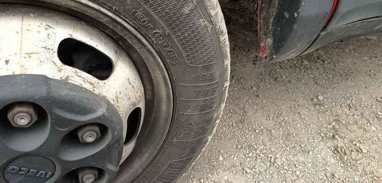 IVECO 35C12 BENNE SIMPLE CABINE COFFRE  EX-449-HB