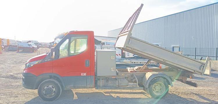 IVECO 35C12 – BENNE SIMPLE CABINE COFFRE  EX-796-LV