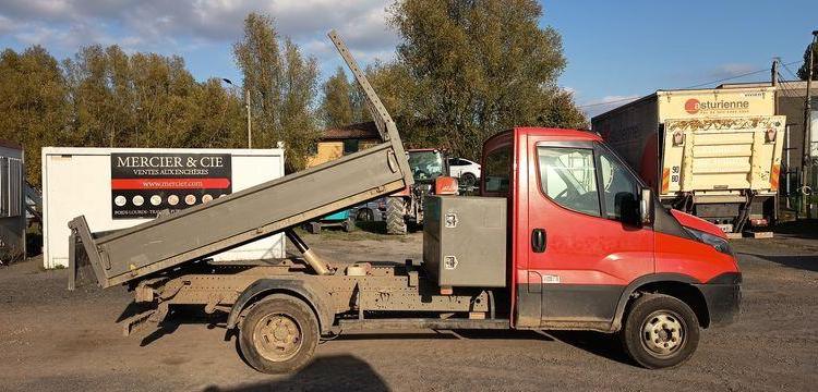 IVECO 35C12 – BENNE SIMPLE CABINE COFFRE  EX-796-LV