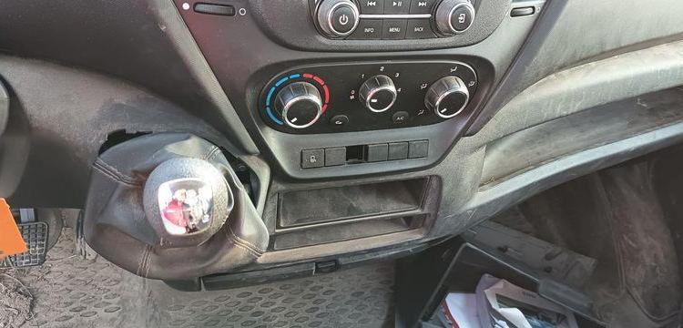 IVECO 35C12 – BENNE SIMPLE CABINE COFFRE  EX-796-LV