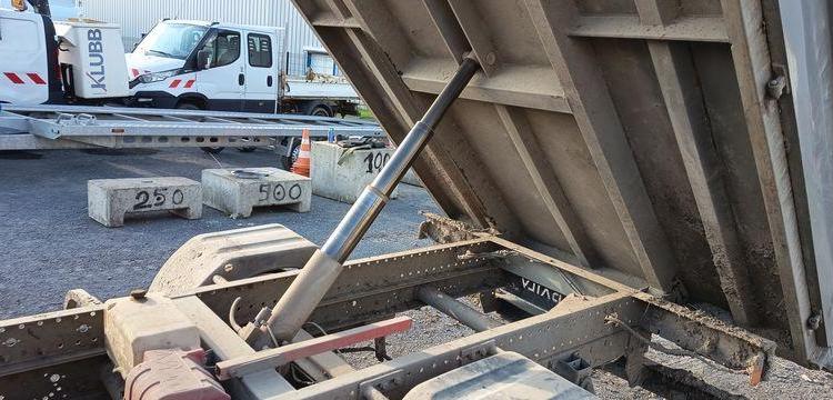 IVECO 35C12 – BENNE SIMPLE CABINE COFFRE  EX-796-LV