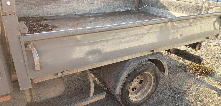 IVECO 35C12 – BENNE SIMPLE CABINE COFFRE  EX-796-LV