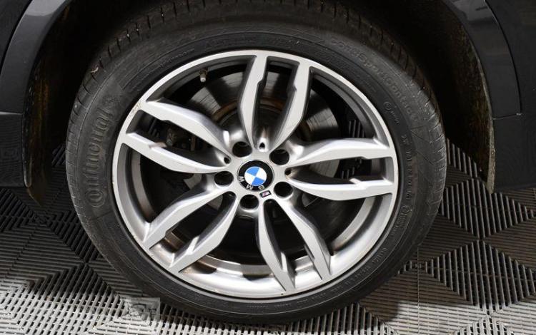 BMW X4 NOIR EZ-299-KH