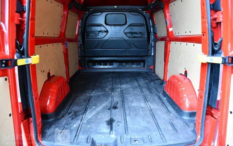 FORD TRANSIT CUSTOM 300 2.0 ECOBLUE 130 L1H2 TREND BUSINESS BVA ROUGE FA-594-NA