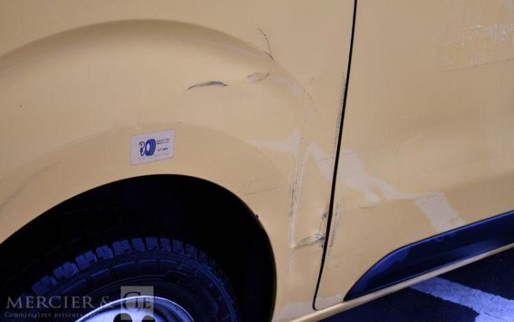 CITROEN JUMPY STD BLUEHDI 95CH BVM TAILLE M CONFORT
 JAUNE FA-988-PX