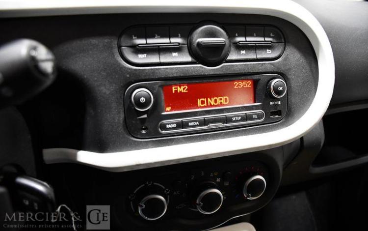 RENAULT TWINGO 09 TCE 70 LIMITED EDC NOIR FB-156-YW