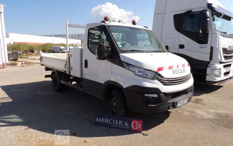 IVECO 35C12 BENNE SIMPLE CABINE COFFRE  FB-682-RG