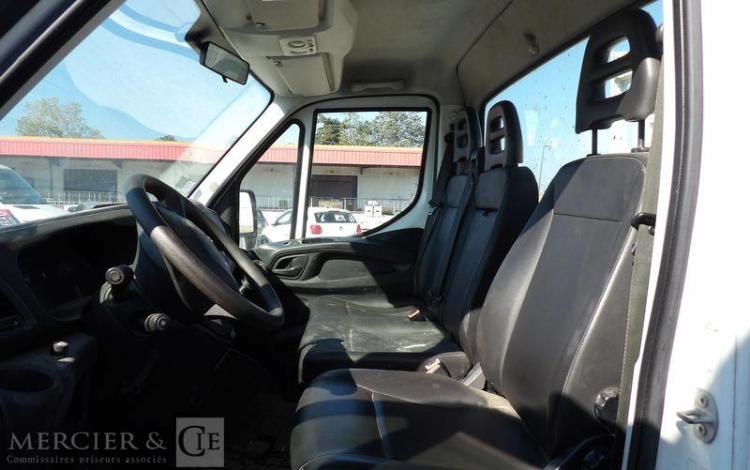 IVECO 35C12 BENNE SIMPLE CABINE COFFRE  FB-682-RG