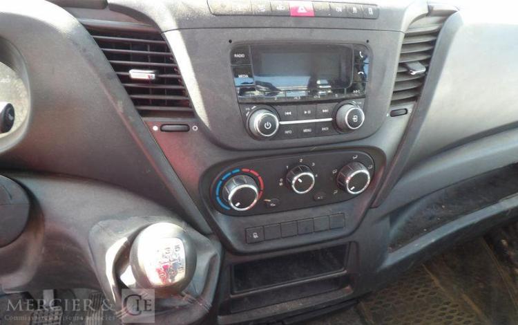 IVECO 35C12 BENNE SIMPLE CABINE COFFRE  FB-682-RG