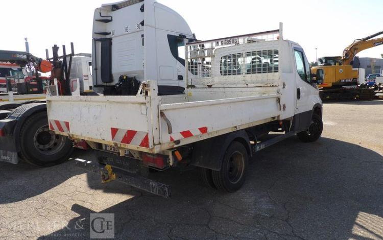 IVECO 35C12 BENNE SIMPLE CABINE COFFRE  FB-682-RG