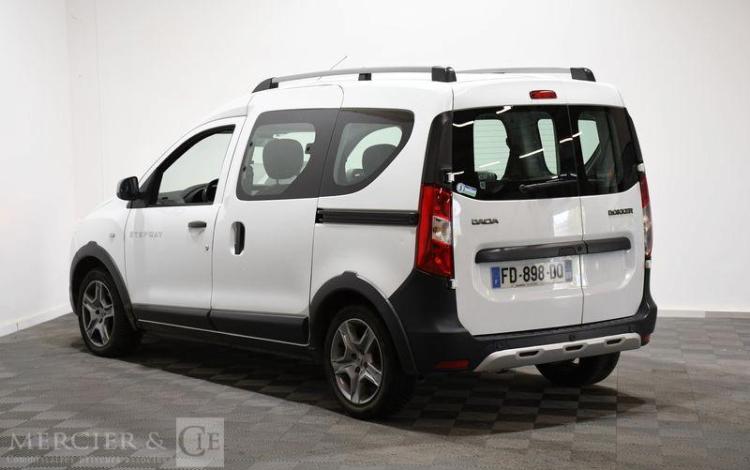 DACIA DOKKER COMBI STEPWAY 1.5 BLUEDCI 95 BLANC FD-898-DQ