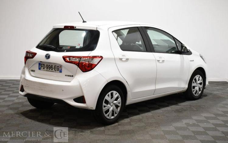 TOYOTA YARIS STE HYBRID BLANC FD-996-EG