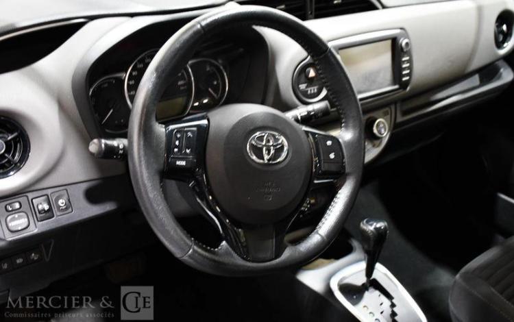TOYOTA YARIS STE HYBRID BLANC FD-996-EG