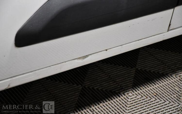 PEUGEOT PARTNER ASPHALT STANDARD 650kg BLANC FH-716-JG