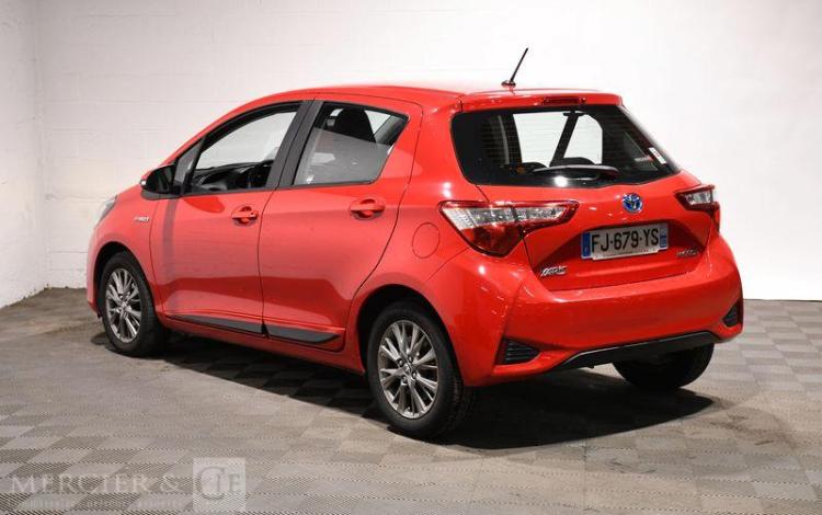 TOYOTA YARIS HYBRIDE 100H DYNAMIC 5P ROUGE FJ-679-YS
