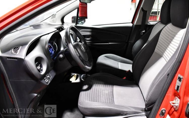 TOYOTA YARIS HYBRIDE 100H DYNAMIC 5P ROUGE FJ-679-YS