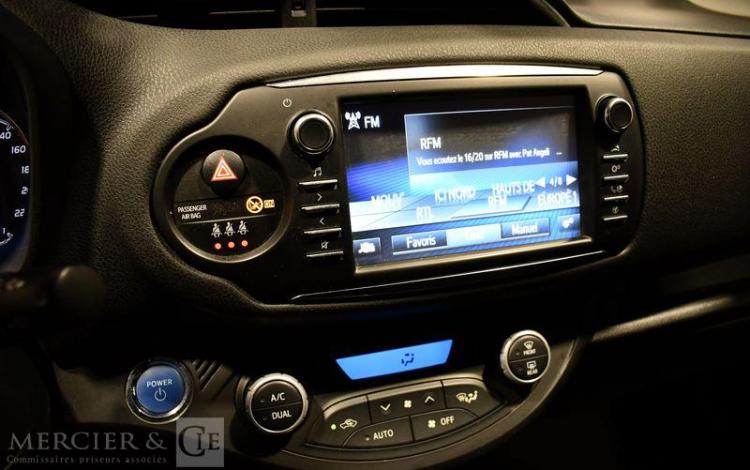 TOYOTA YARIS HYBRIDE 100H DYNAMIC 5P ROUGE FJ-679-YS