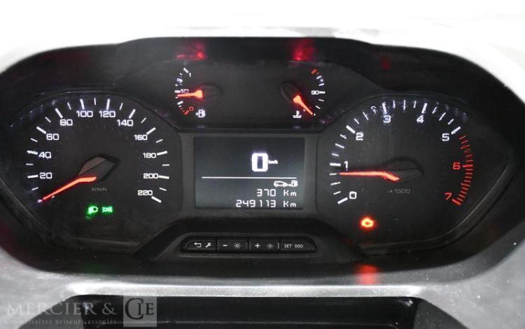 PEUGEOT PARTNER STD 100CH GRIP BLANC FK-033-GN