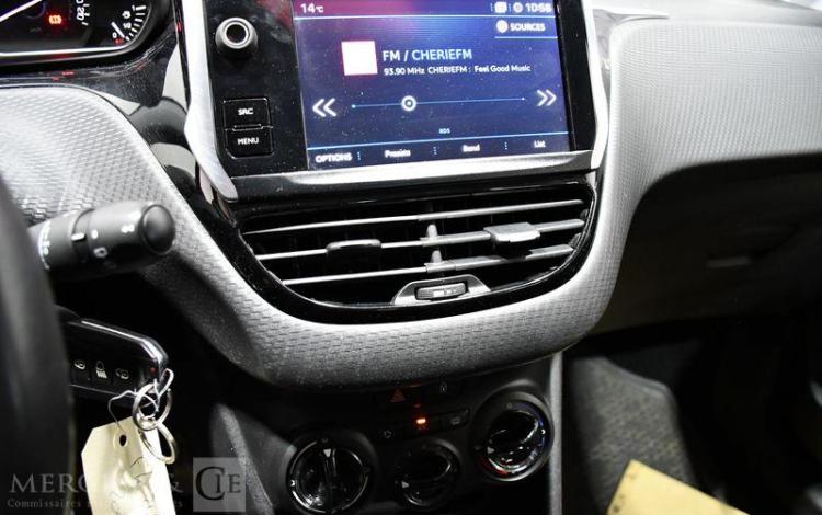 PEUGEOT 2008 HDI 100CH BLANC FK-348-RB