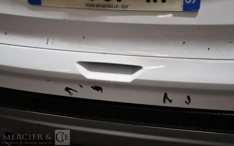 FORD KUGA A,E  D120 TITANIUM 2M BLANC FK-857-WF