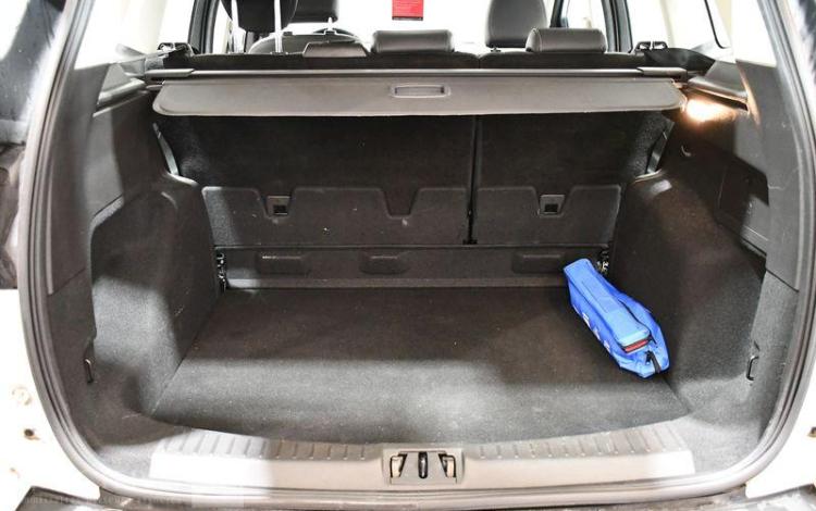 FORD KUGA A,E  D120 TITANIUM 2M BLANC FK-857-WF