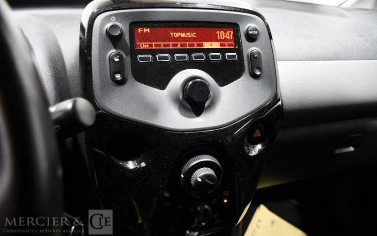 PEUGEOT 108 VTI 72 TOP! GRIS FL-617-EZ