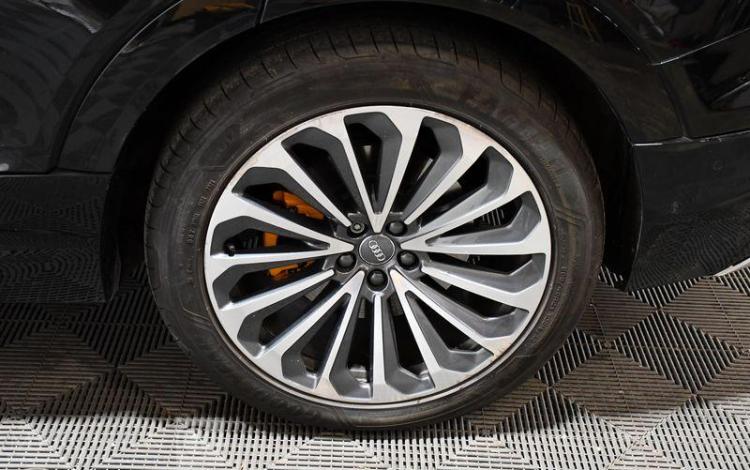 AUDI E TRON NOIR FM-741-YK