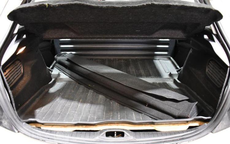 PEUGEOT 208 BLANC FN-158-TB