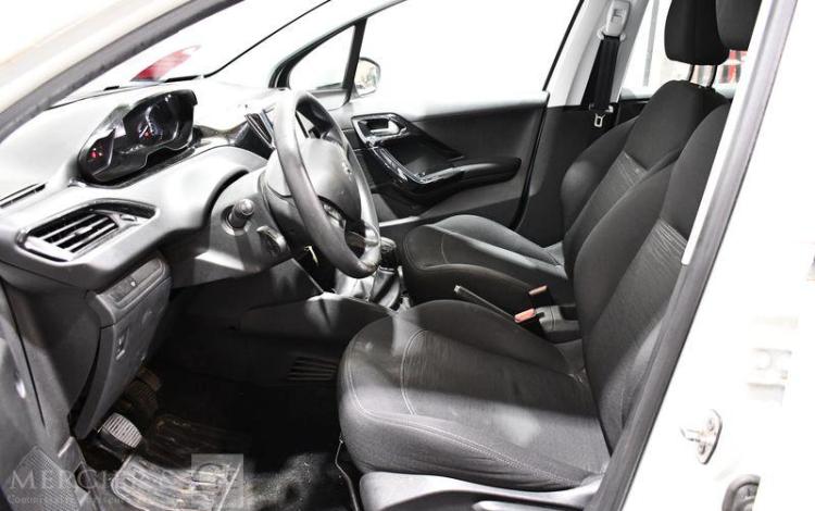 PEUGEOT 208 BLANC FN-158-TB