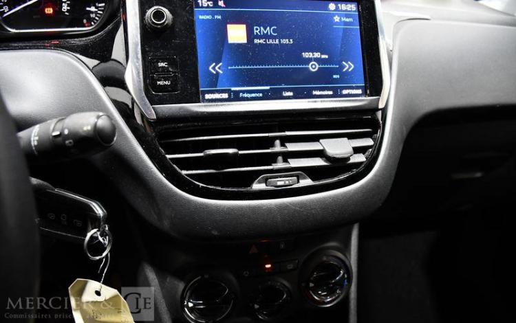 PEUGEOT 208 BLANC FN-158-TB