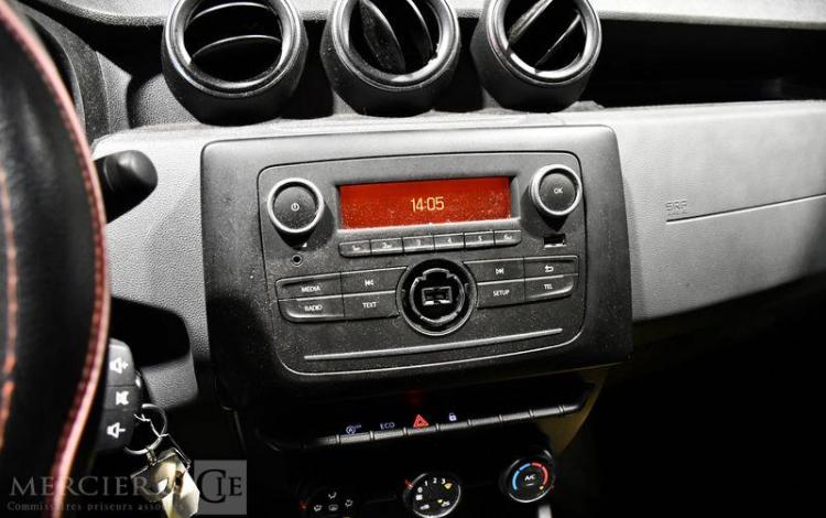 DACIA Duster ESSENTIEL BLUE DCI 115 4X2 ROUGE FN-253-TL