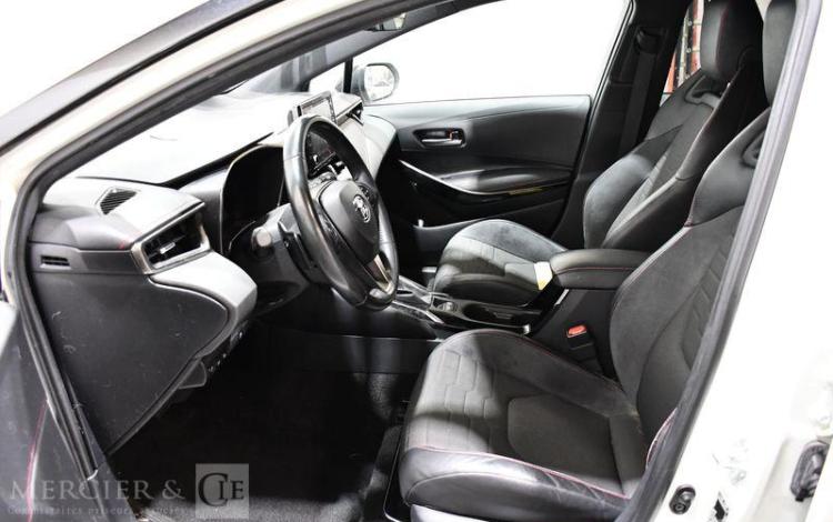 TOYOTA COROLLA BLANC FQ-537-VT