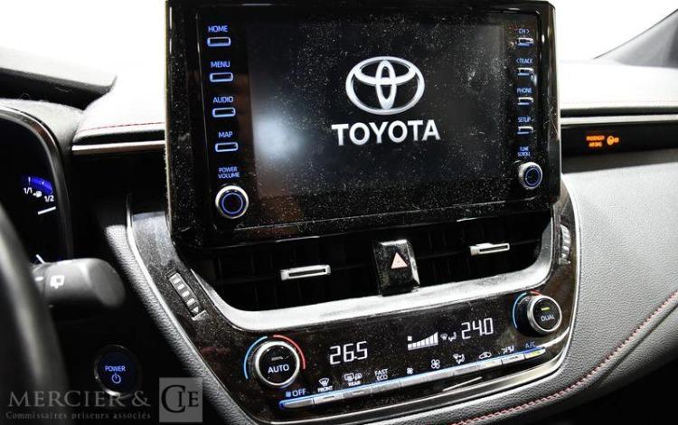 TOYOTA COROLLA BLANC FQ-537-VT