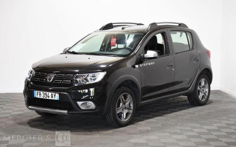 DACIA SANDERO STEPWAY 0.9 TCE 90 NOIR FR-394-AY