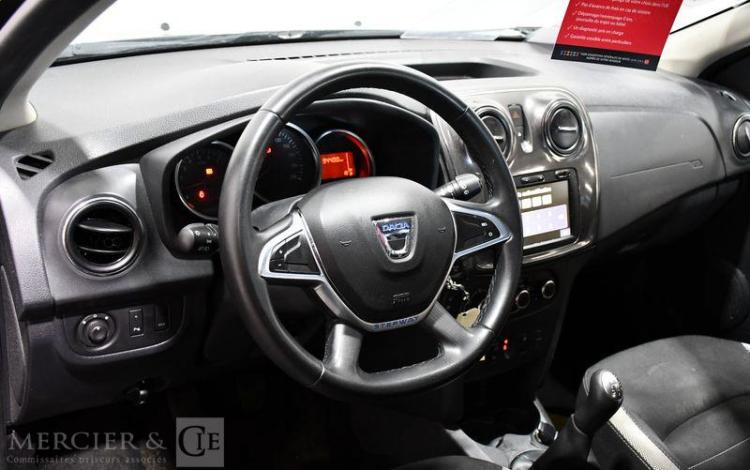 DACIA SANDERO STEPWAY 0.9 TCE 90 NOIR FR-394-AY