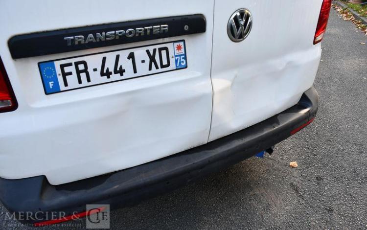VOLKSWAGEN TRANSPORTER BLANC FR-441-XD