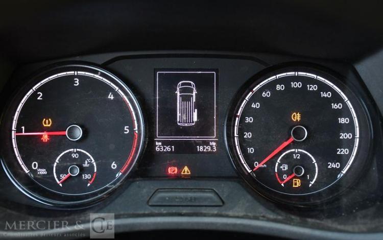 VOLKSWAGEN TRANSPORTER BLANC FR-441-XD