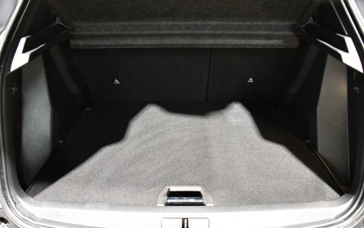 PEUGEOT 2008 GT LINE PURE TECH GRIS FR-577-JP