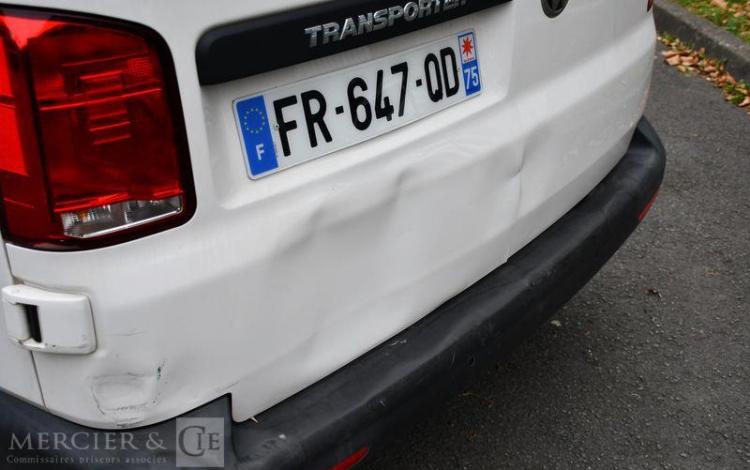 VOLKSWAGEN TRANSPORTER BLANC FR-647-QD