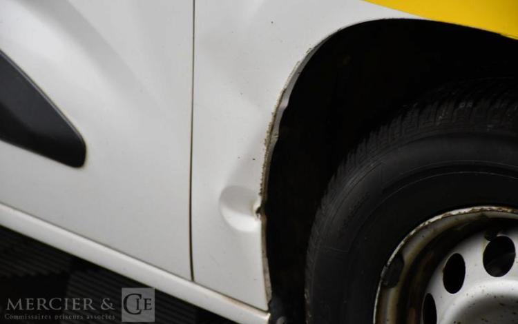 PEUGEOT PARTNER STD 100CH GRIP BLANC FR-684-WV