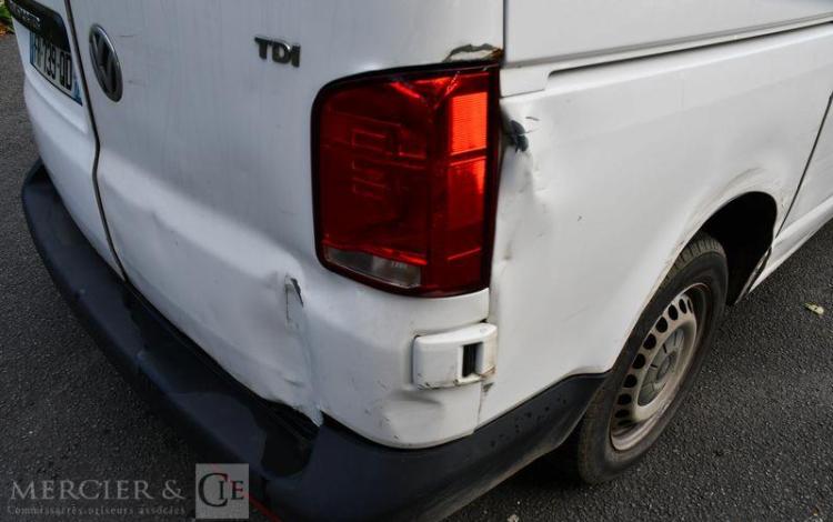 VOLKSWAGEN TRANSPORTER BLANC FR-739-QD
